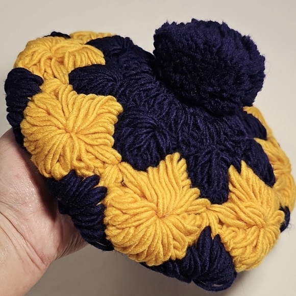 Vtg English Village Navy and Yellow Crochet Beret - Picture 4 of 9